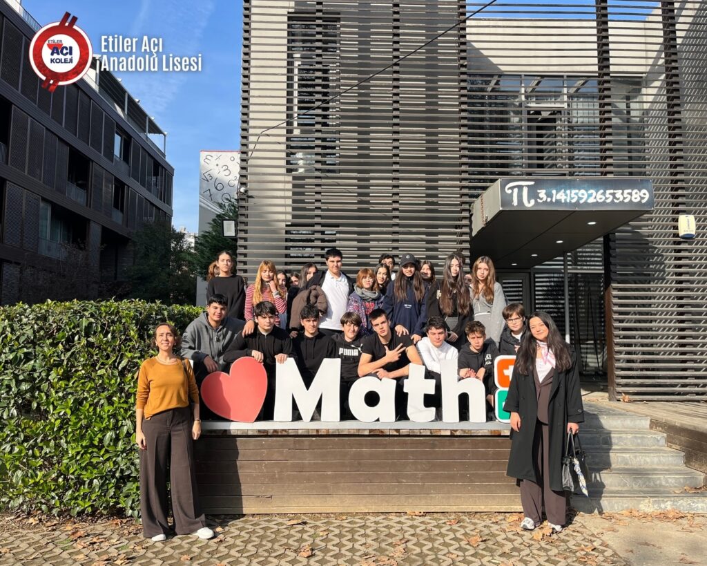 Instagram post from etileraci. This post is in position 0.