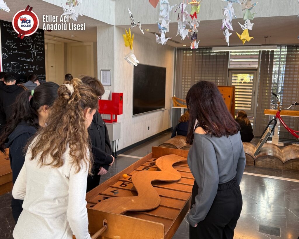 Instagram post from etileraci. This post is in position 2.