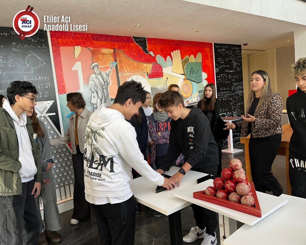 Instagram post from etileraci. This post is in position 1.