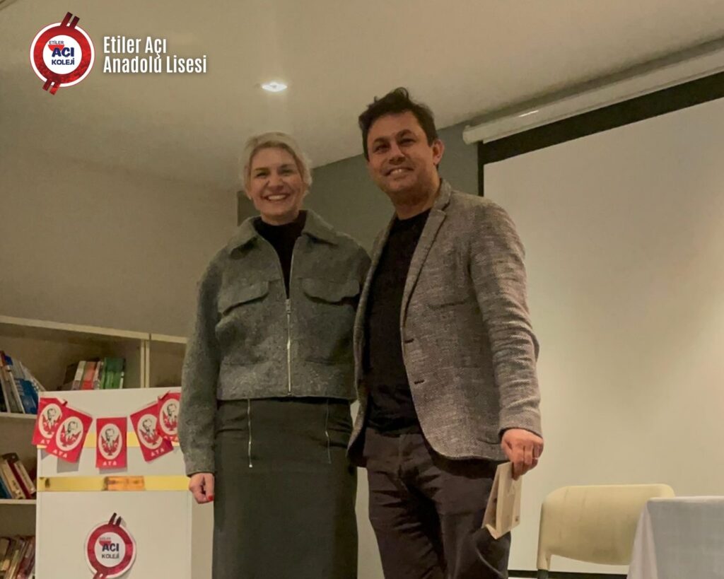 Instagram post from etileraci. This post is in position 5.