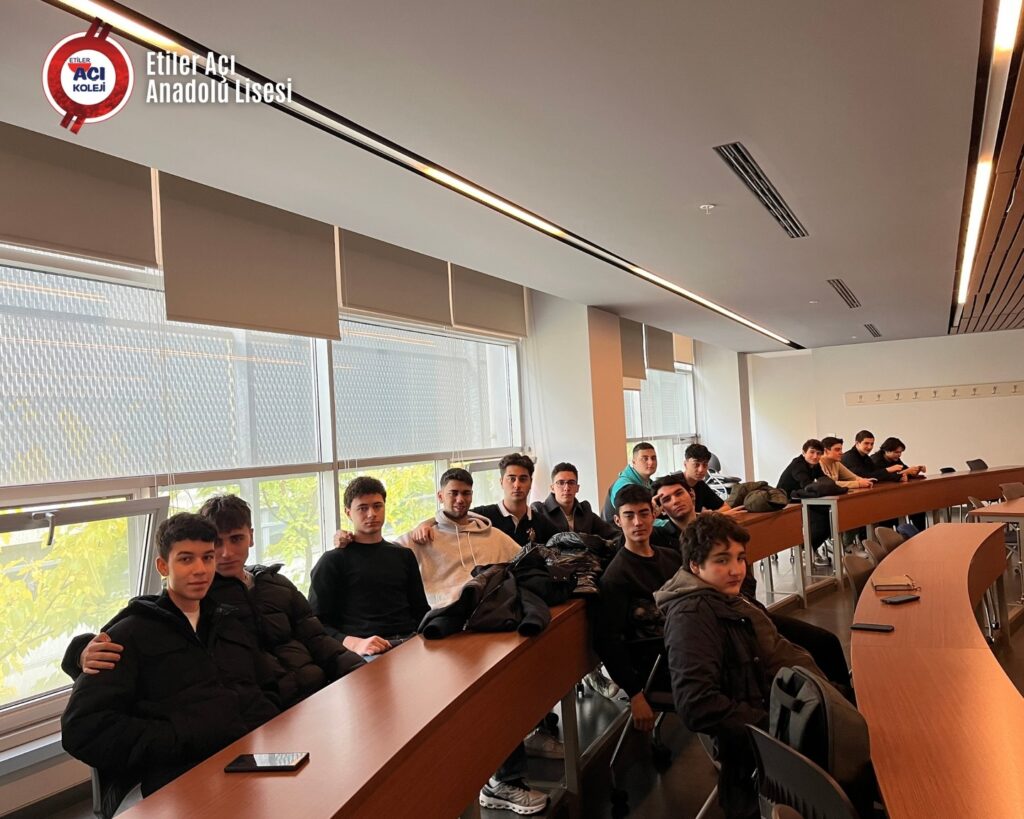 Instagram post from etileraci. This post is in position 9.