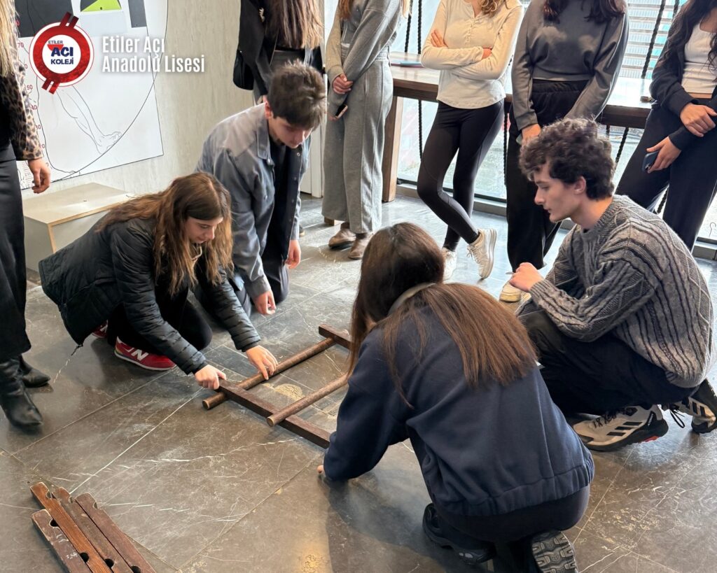 Instagram post from etileraci. This post is in position 7.