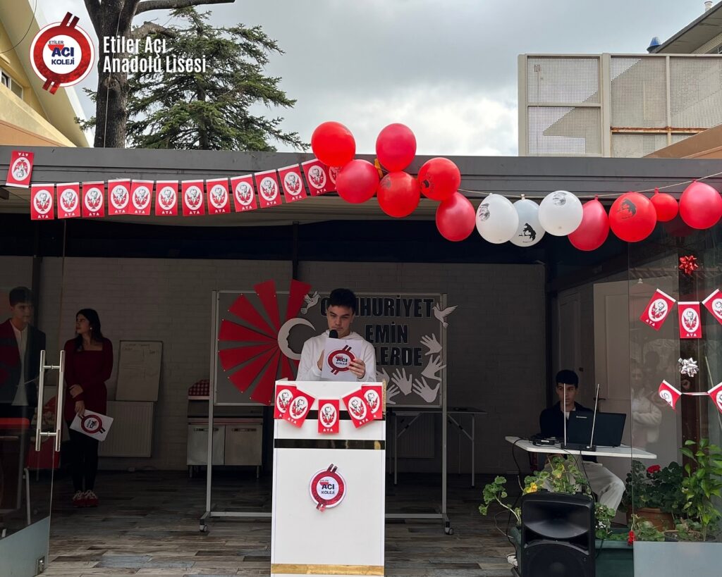 Instagram post from etileraci. This post is in position 16.