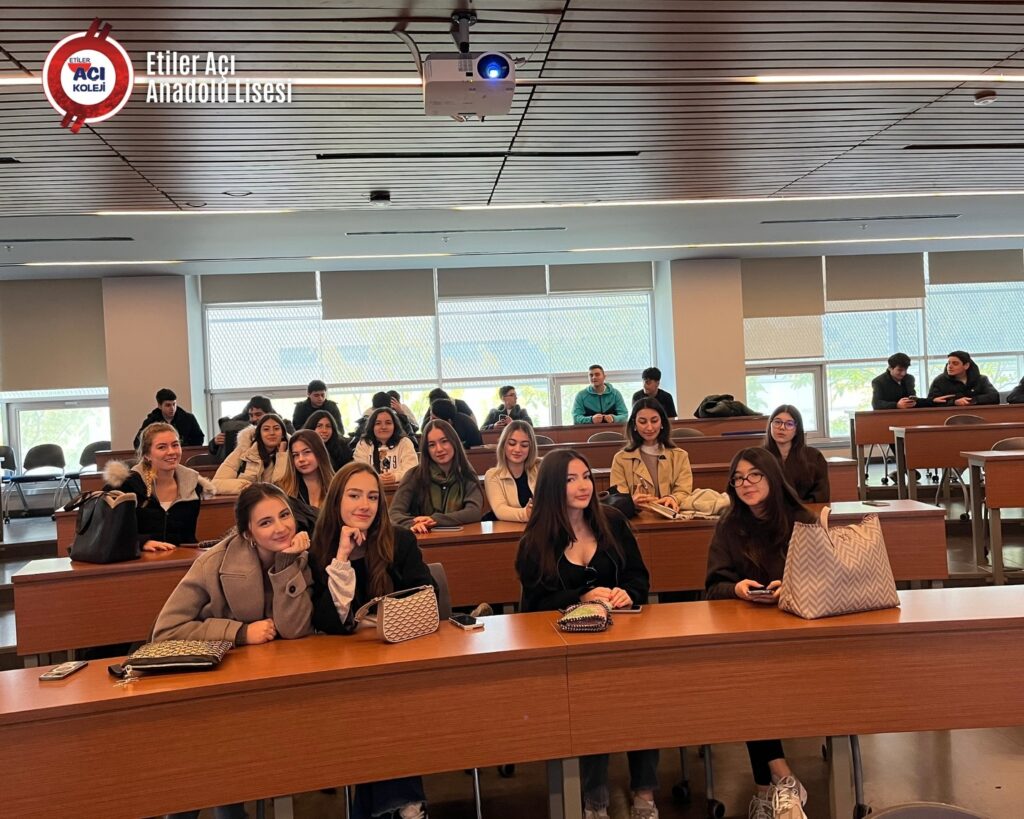 Instagram post from etileraci. This post is in position 1.