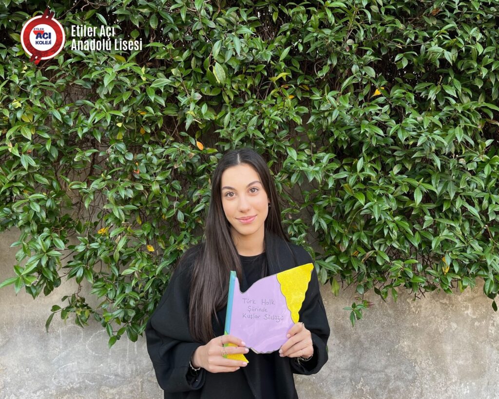 Instagram post from etileraci. This post is in position 0.