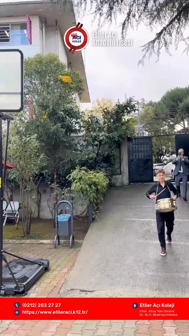 Instagram post from etileraci. This post is in position 1.