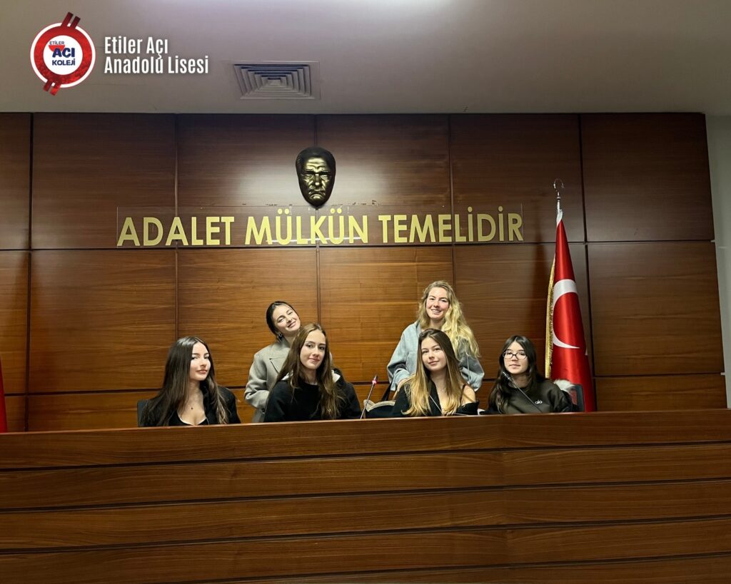 Instagram post from etileraci. This post is in position 4.