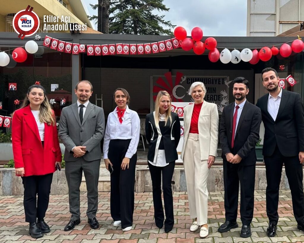 Instagram post from etileraci. This post is in position 2.