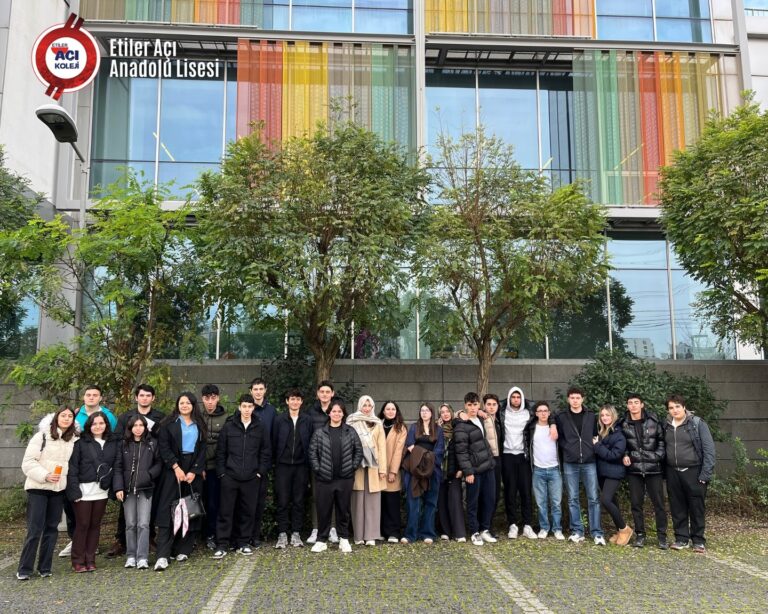 Instagram post from etileraci. This post is in position 3.